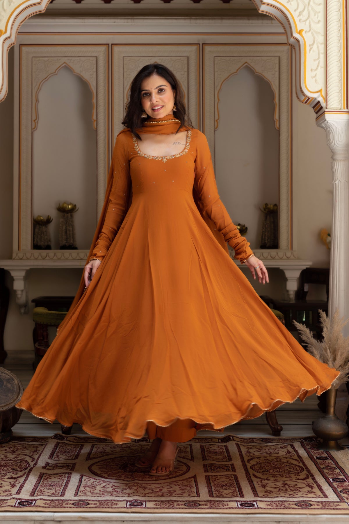 Savarna Suit Set