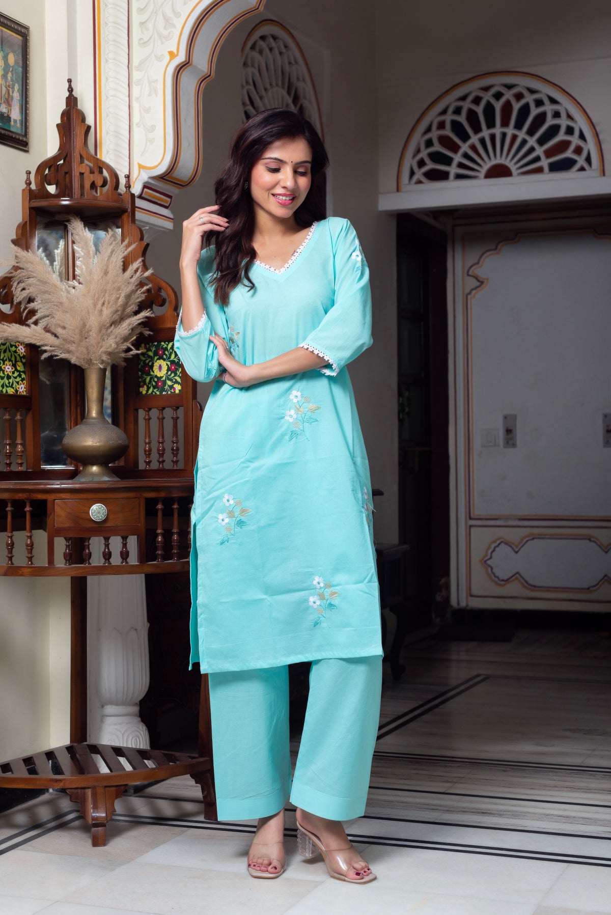 Vaanya Straight Kurta Set
