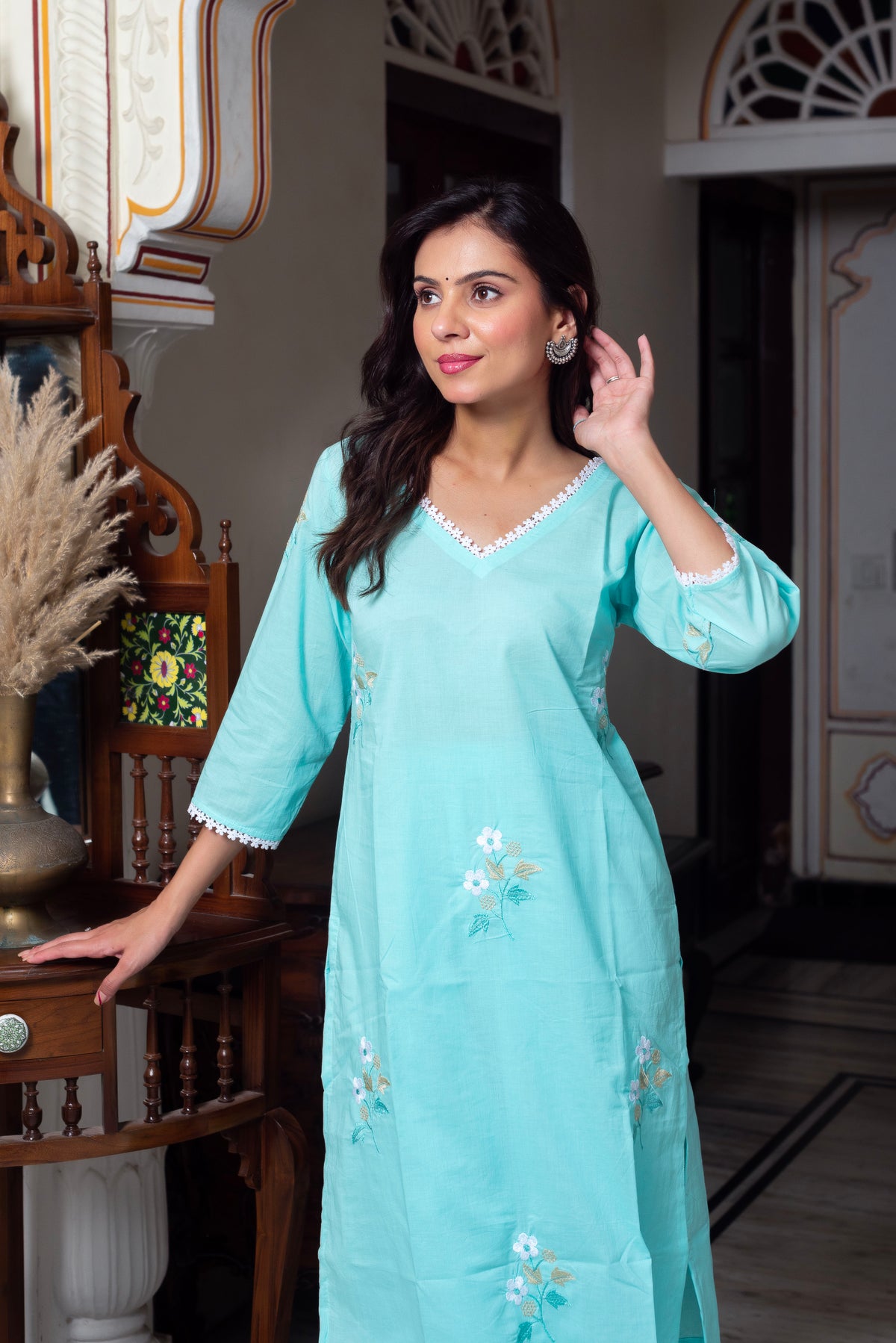 Vaanya Straight Kurta Set