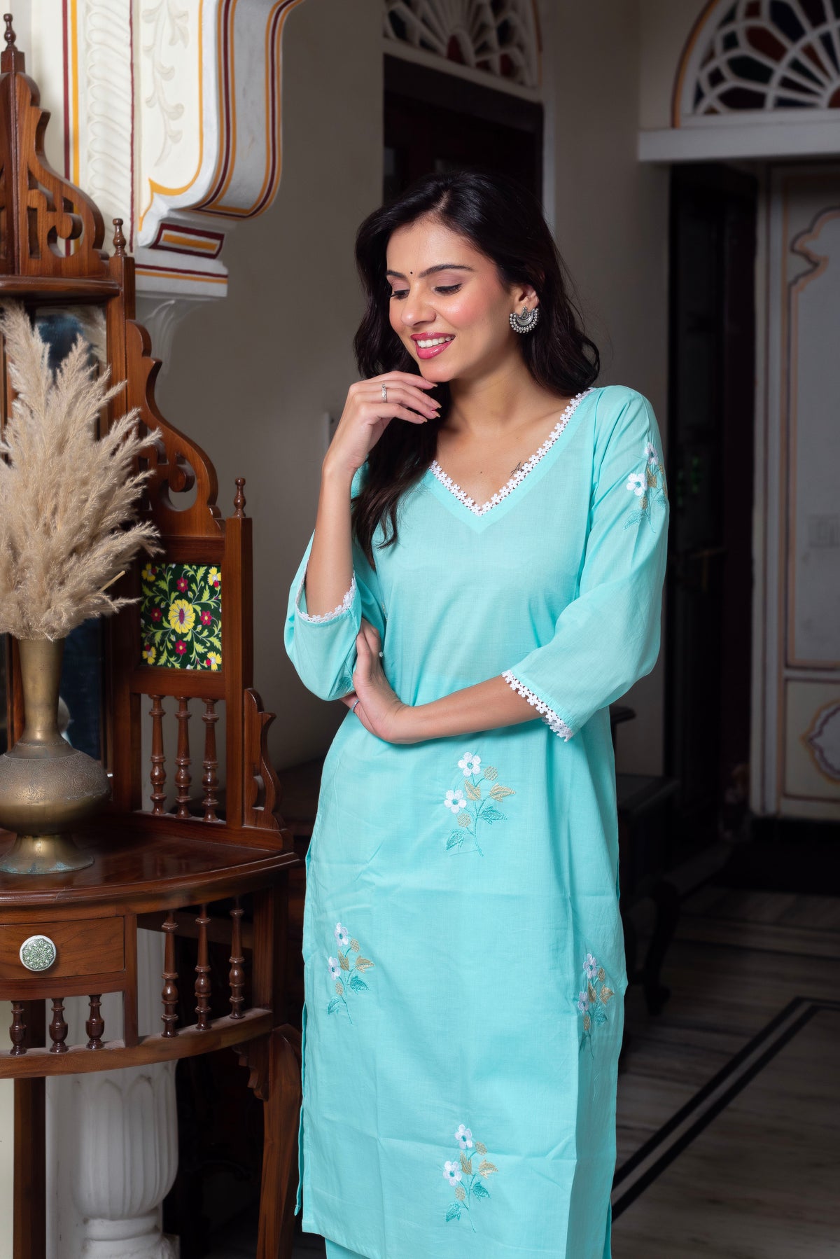Vaanya Straight Kurta Set
