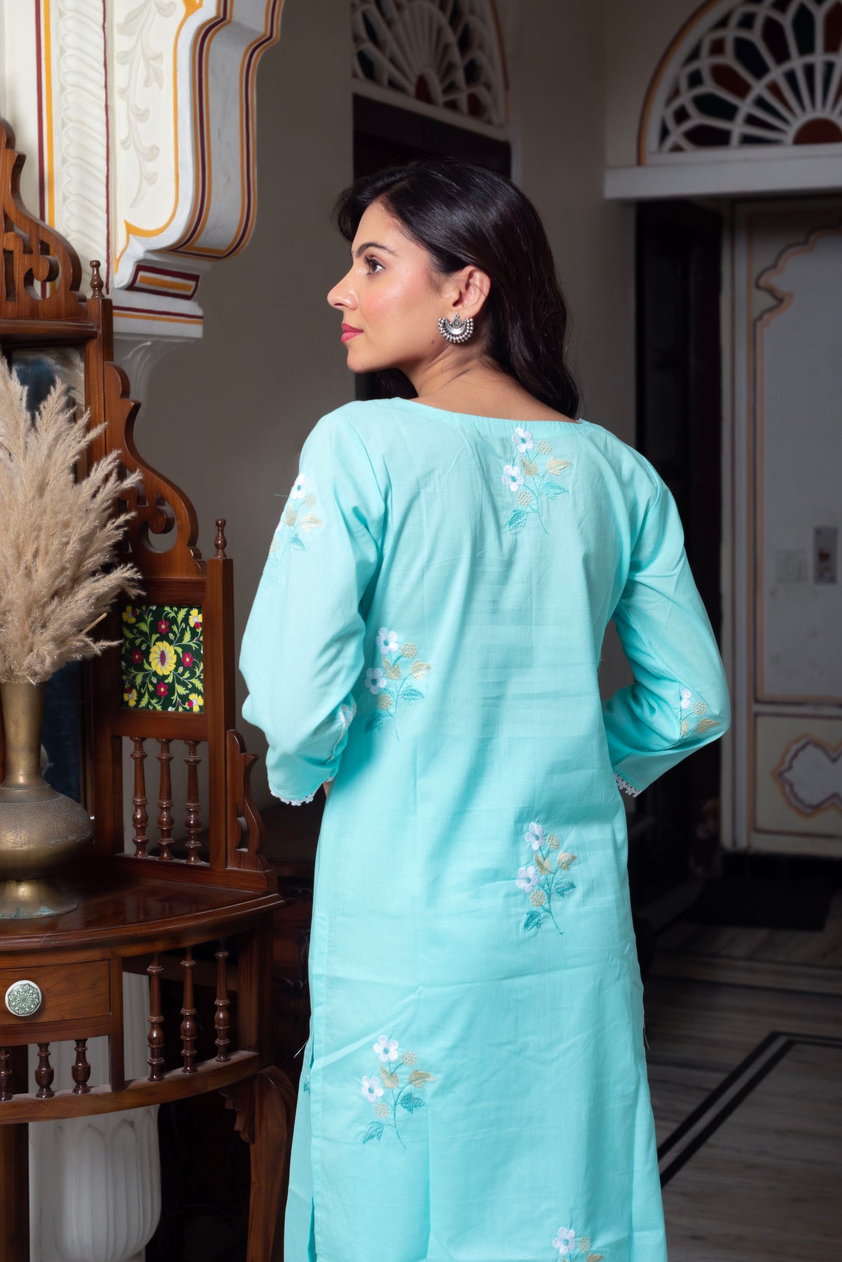 Vaanya Straight Kurta Set