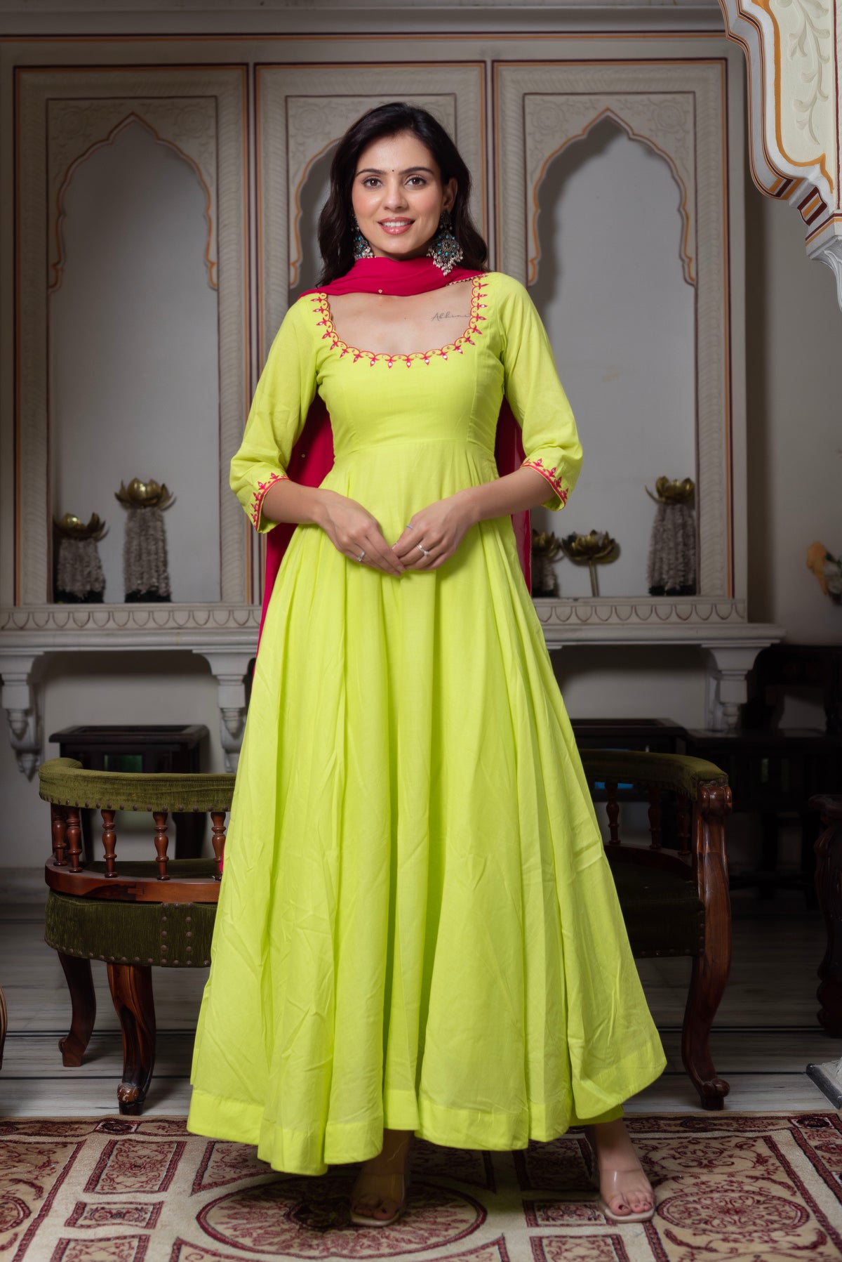 Aarvi Suit Set