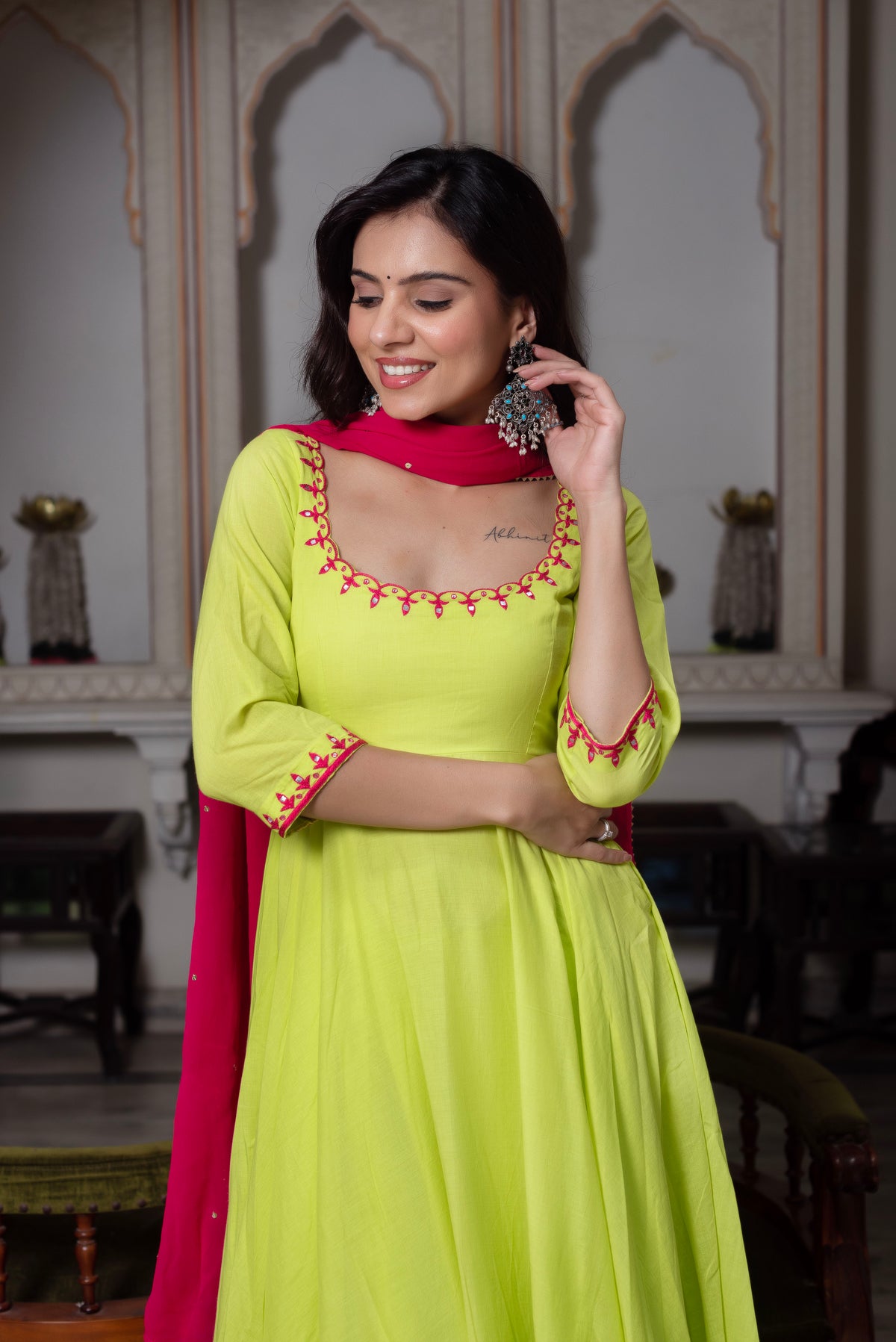 Aarvi Suit Set